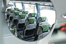 Bahn reagiert auf Fernbus-Konkurrenz: Mehr Spartickets und günstige BahnCards