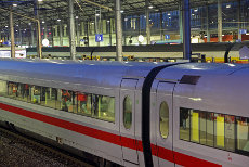 Deutsche Bahn erliegt Sturmtief Niklas
